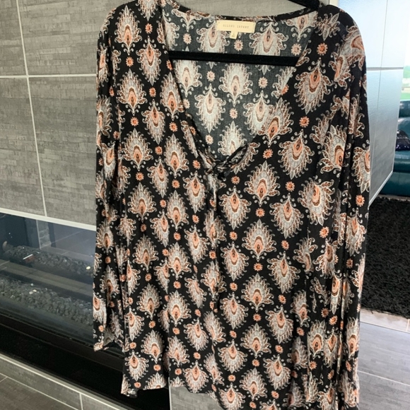 Glided Intent brand lace up vneck - Picture 2 of 3